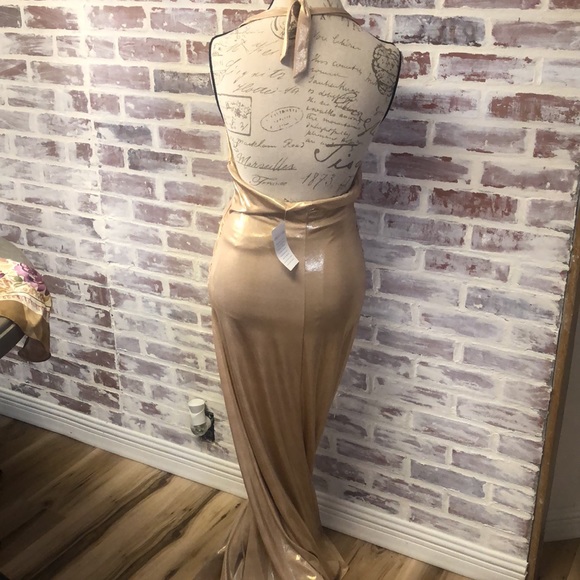 STITCH FIX GOLD LAME STYLE HALTER MAXI DRESS. Size 10. Perfect for Halloween - Picture 2 of 8